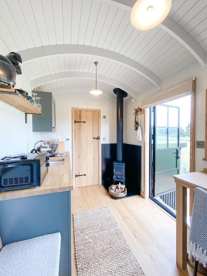 The Black Swan Shepherd Hut Ketton Kültér fotó